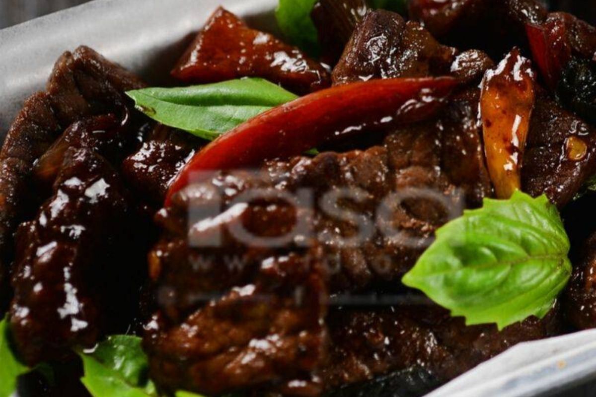 Resipi Thai Basil Beef Yang Sedap dan Senang Dimasak