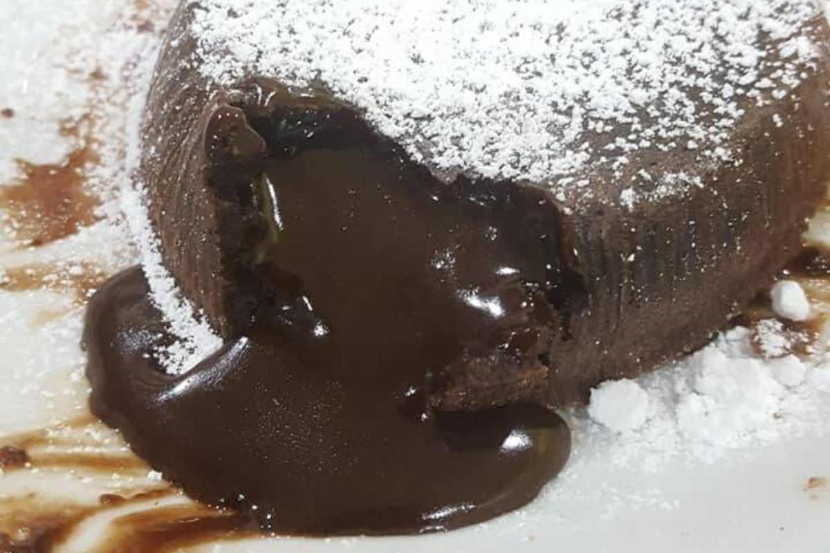 Kek Coklat Lava, Sedapnya Dimakan Bersama Seisi Keluarga