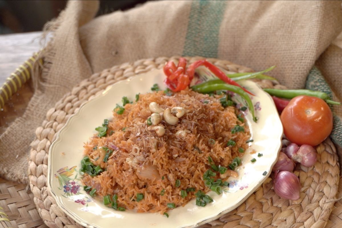 Datuk Chef Wan Dan Naqiu Masak Nasi Tomato & Ayam Masak Merah, Imbau Nostalgia Ramadan