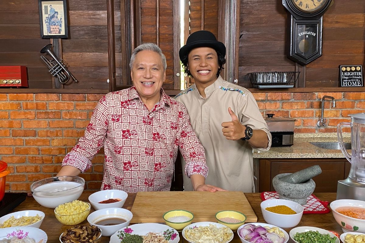 Datuk Chef Wan dan Hafiz Suip Masak Bubur Pedas dan Kuih Bongkol Sarawak.