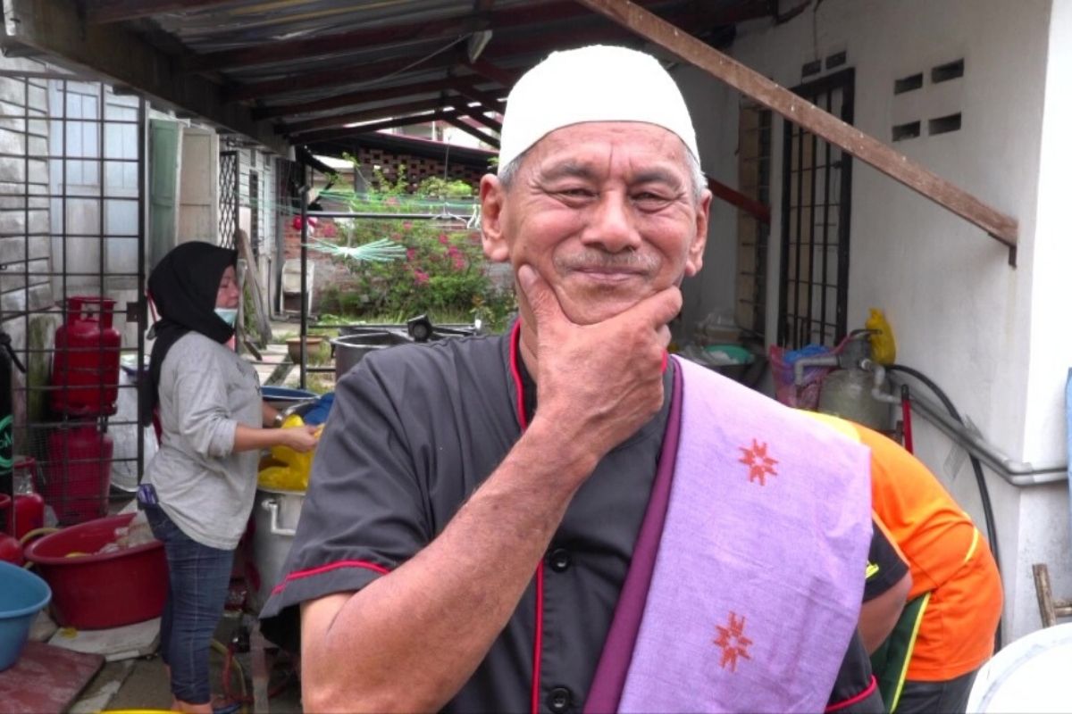 Projek Bubur Lambuk Kampung Baru, Indahkan Senyuman Eratkan Jalinan