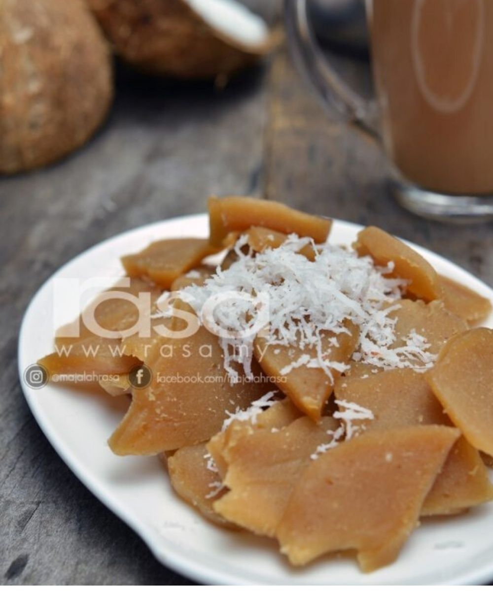 Kuih Tepung Bunga & Tepung Kapur. Sajikan Masa Berbuka Nanti