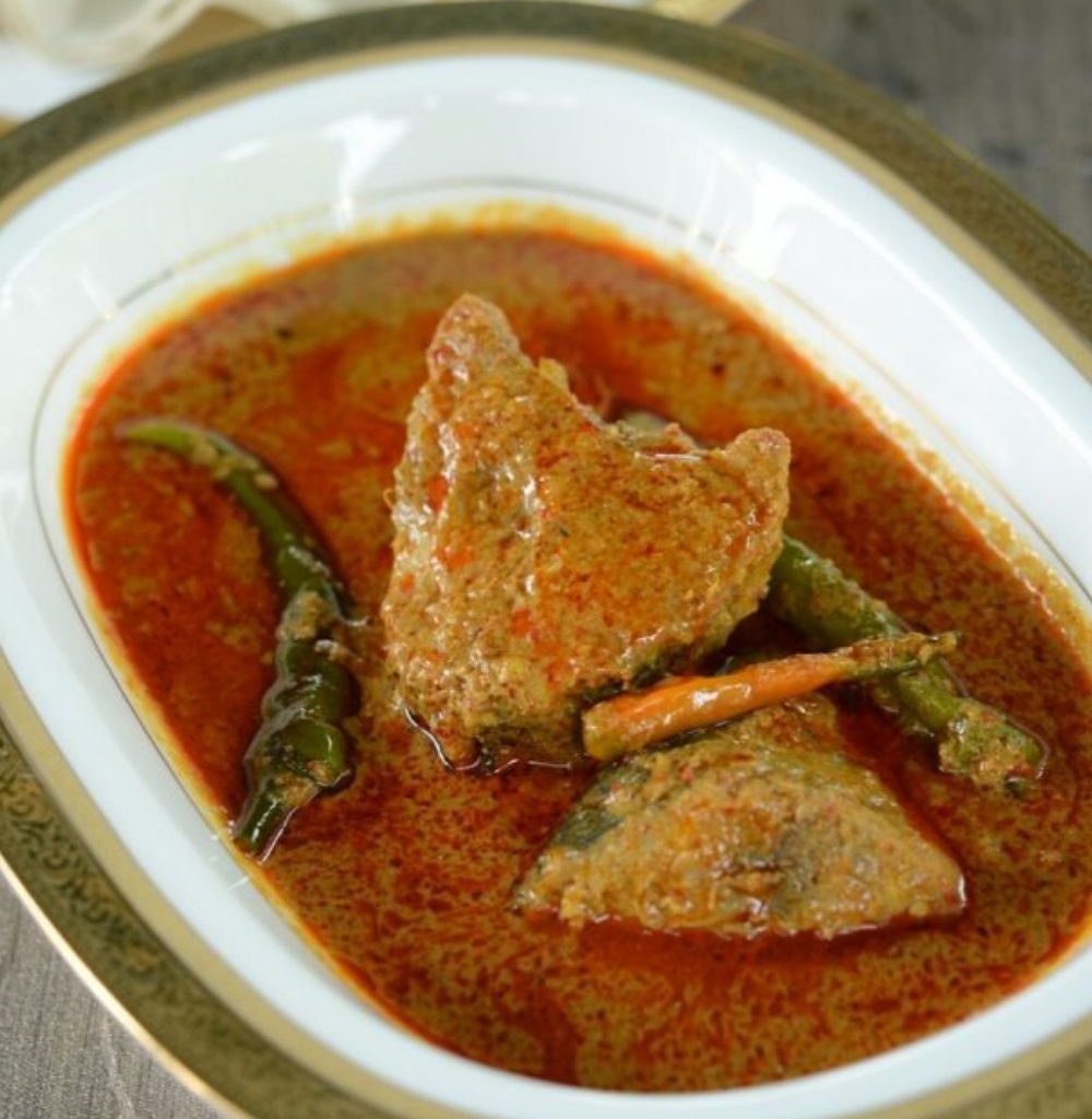 Kari Ikan Tongkol Makan Dengan Nasi Dagang Sedap Ni