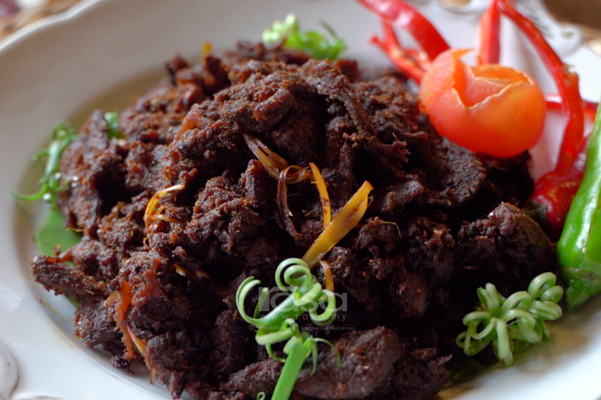 Wajib Cuba. Resipi Rendang Hitam Rembau & Badak Berendam Chef Wan & Noor Shila Amin Ni Memang Power.