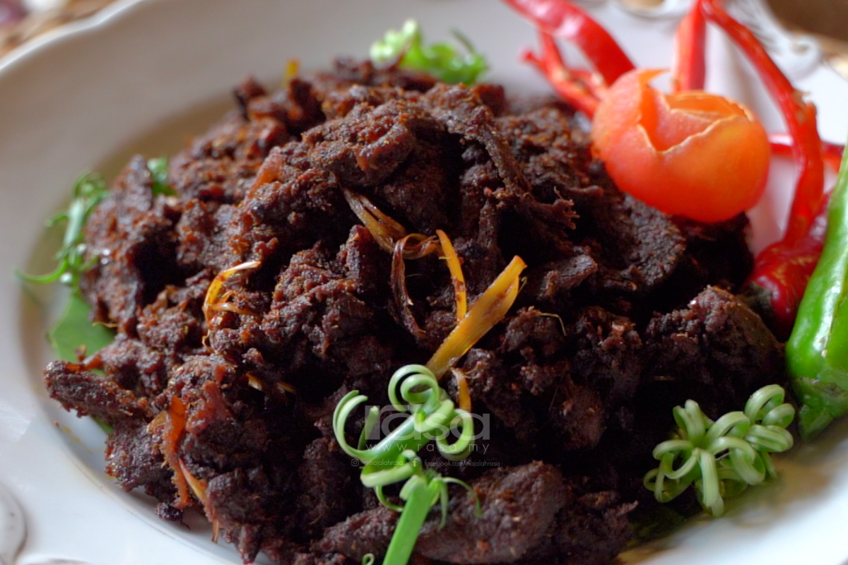 Wajib Cuba. Resipi Rendang Hitam Rembau &#038; Badak Berendam Chef Wan &#038; Noor Shila Amin Ni Memang Power.