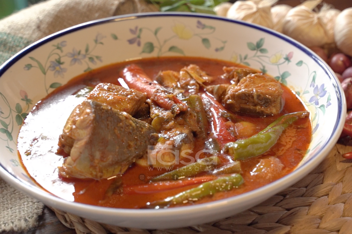Chef Wan & Mamak Puteh Kongsi Resipi Nostalgia Kari Ikan Yu & Sagu Kelapa Parut.