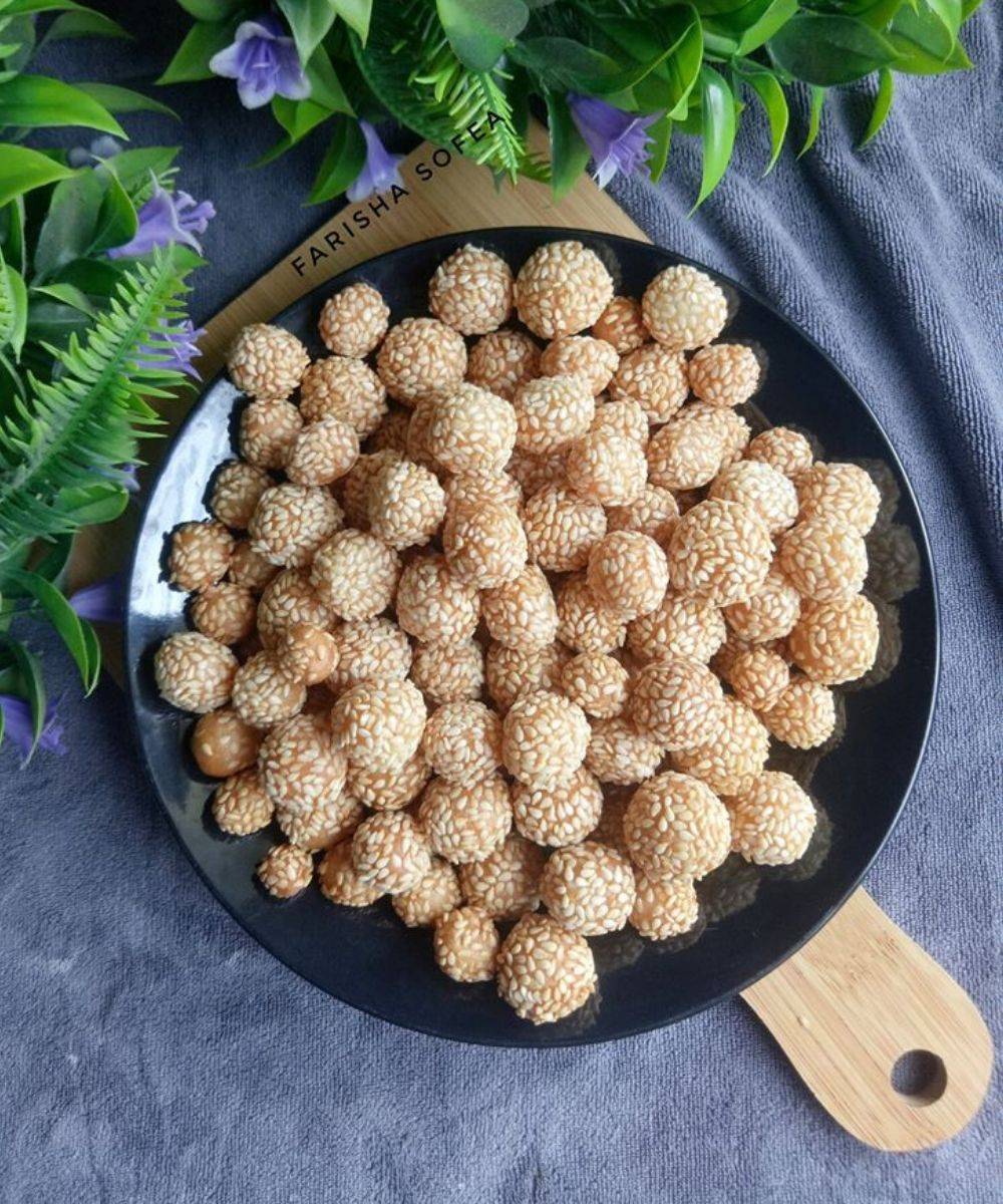 Kuih Gunting & Buah Rotan. Sama Rangup Sama Sedap