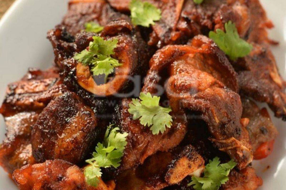 Nasi Tomato Simple Aje, Lengkapkan Dengan Kambing Bakar & Ayam Masak Merah