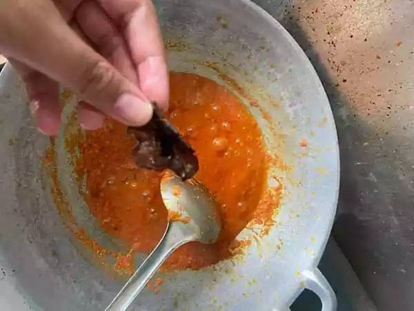 Cara Mudah Masak Rendang Ayam. Ikut Cara Step-By-Step Ini Gerenti Jadi. Memang Sedap.