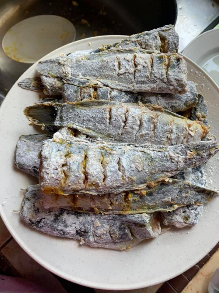 Tip Goreng Ikan Keli Agar Tak Melekat Pada Kuali