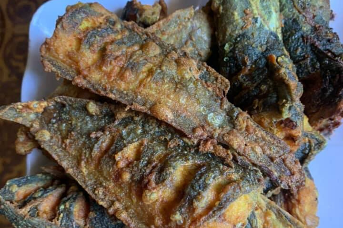 Tip Goreng Ikan Keli Agar Tak Melekat Pada Kuali