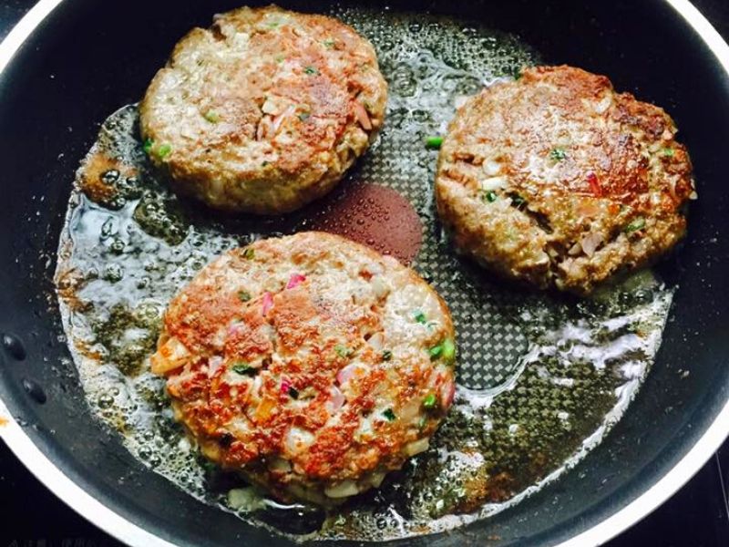 Beef Patties Homemade Lebih Puas Makan