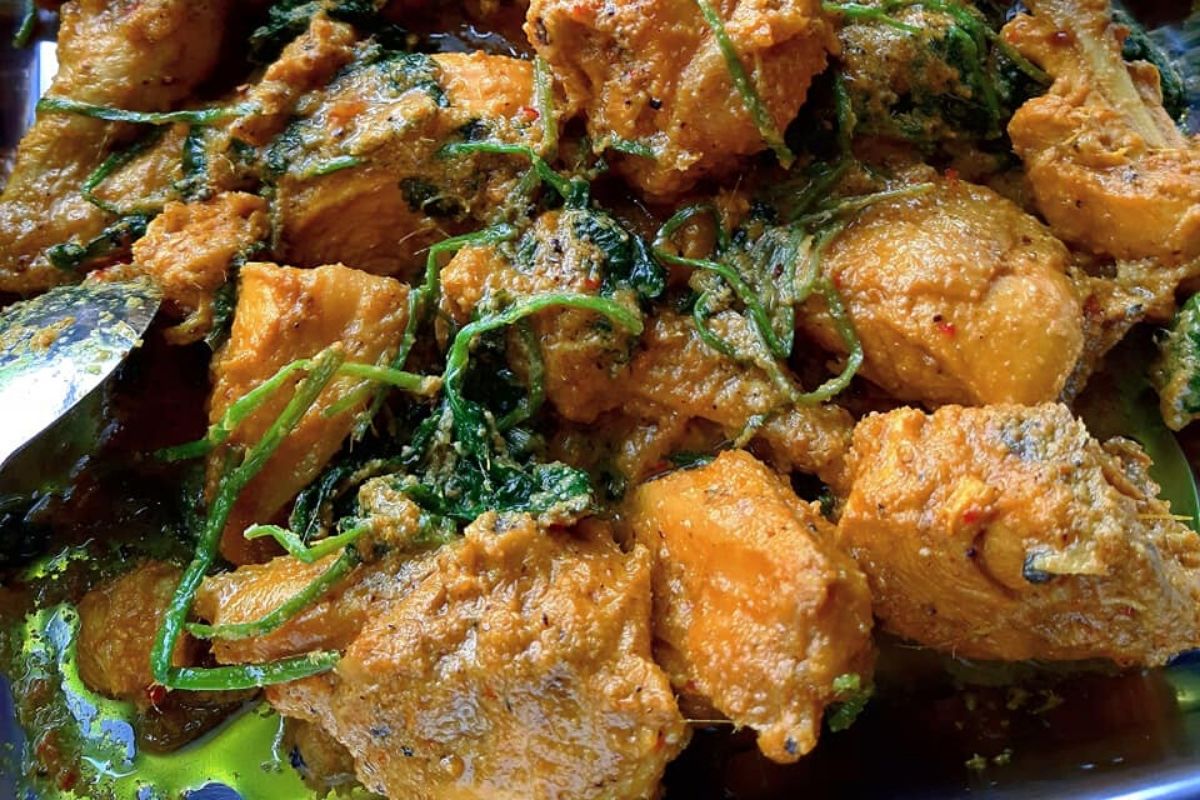 Rendang Ayam Style Negeri Sembilan, Siap Ada Pegaga Tau