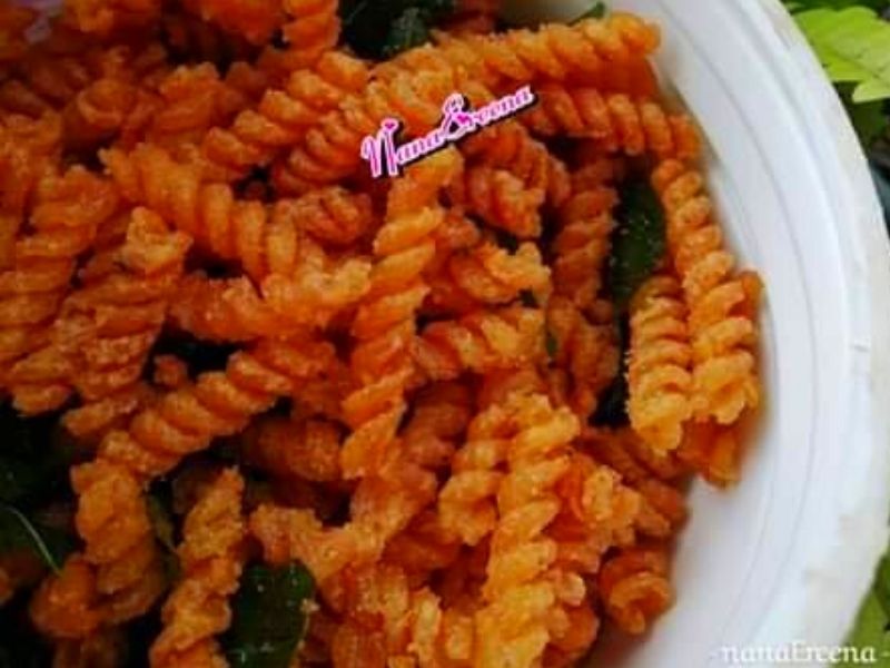 Hanya Guna Pasta Spiral Boleh Buat Maruku Sedap. Ralit Makan Memang Tak Cukup Sebalang