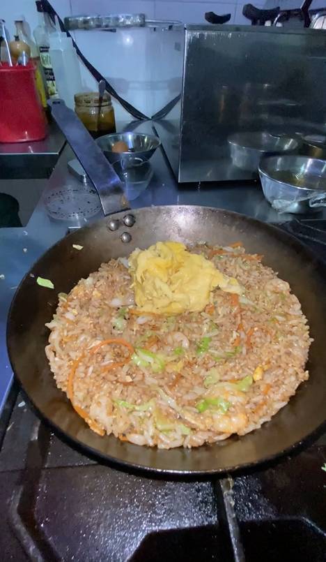 Nasi Goreng Durian Musang King Dimakan Dengan Sambal Belacan, Menu &#8216;Rare&#8217; Tapi Sedap