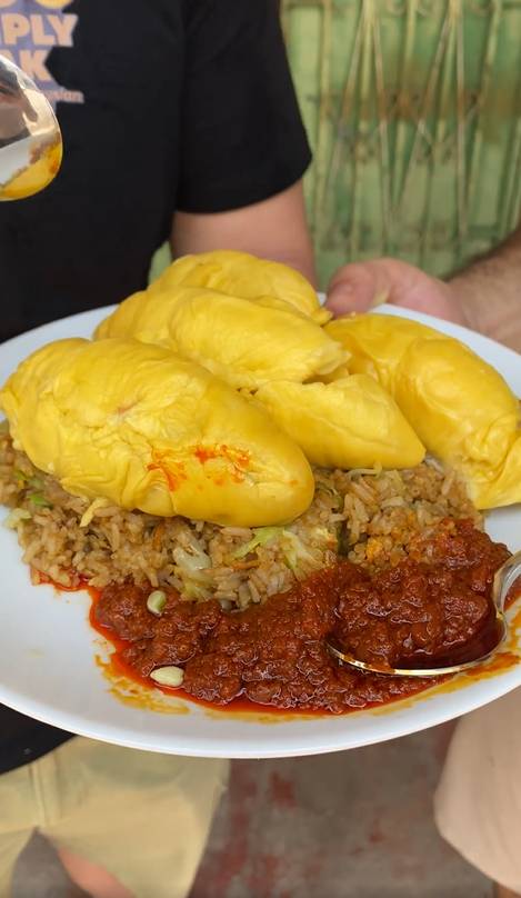 Nasi Goreng Durian Musang King Dimakan Dengan Sambal Belacan, Menu &#8216;Rare&#8217; Tapi Sedap