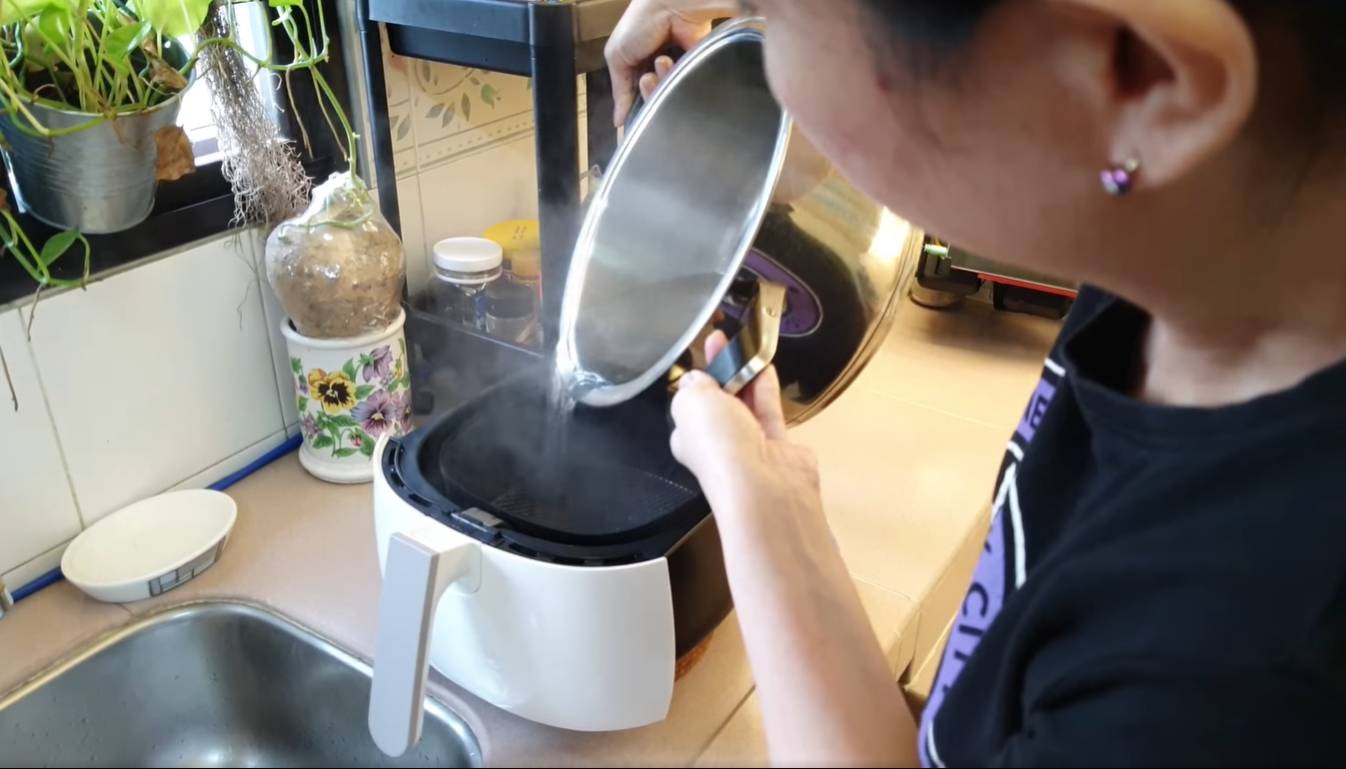 Cara Mudah Cuci Air Fryer, Barulah Sentiasa Bersih & Bebas Kuman