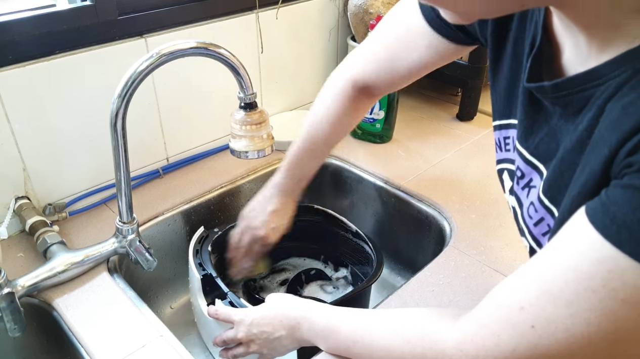Cara Mudah Cuci Air Fryer, Barulah Sentiasa Bersih & Bebas Kuman
