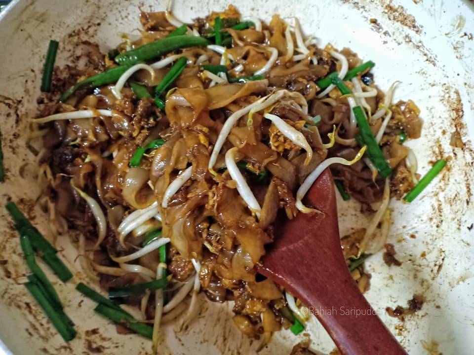 Cara Masak Kuetiau Goreng 15 Minit Dah Siap. Ikut Step By Step Ini Pasti Tak Lembik