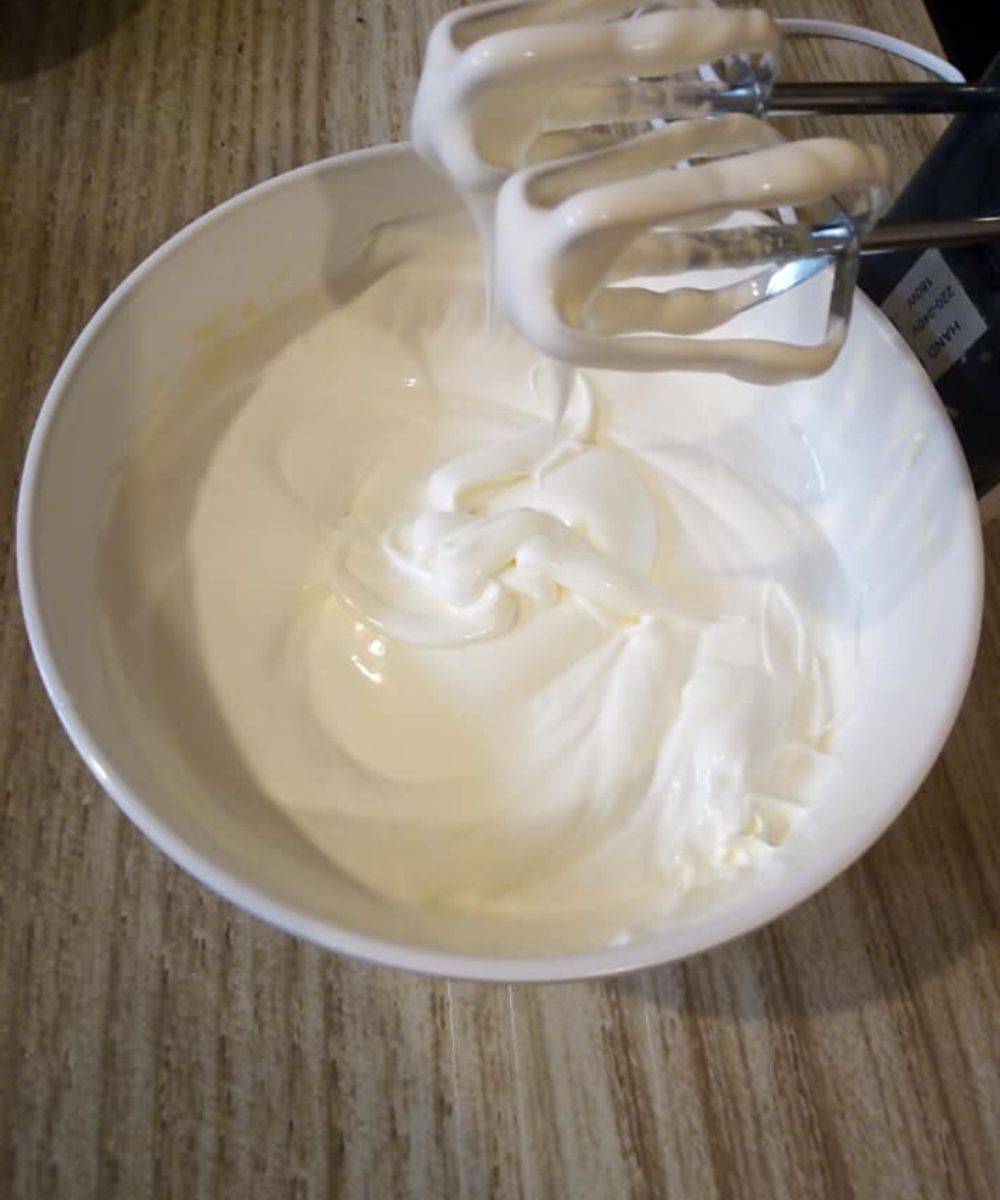 Whipping Cream Homemade Gerenti Segar. Guna Empat Bahan &#038; Ais Aje.