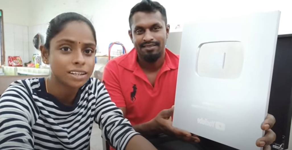 Sugu Pavithra Terima Anugerah ‘Silver Play Button’ Daripada YouTube