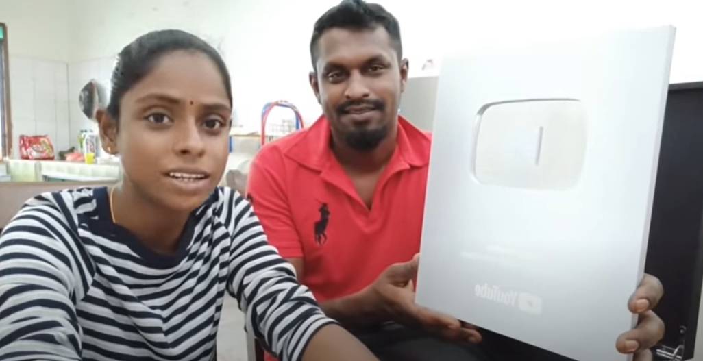 Sugu Pavithra Terima Anugerah &#8216;Silver Play Button&#8217; Daripada YouTube