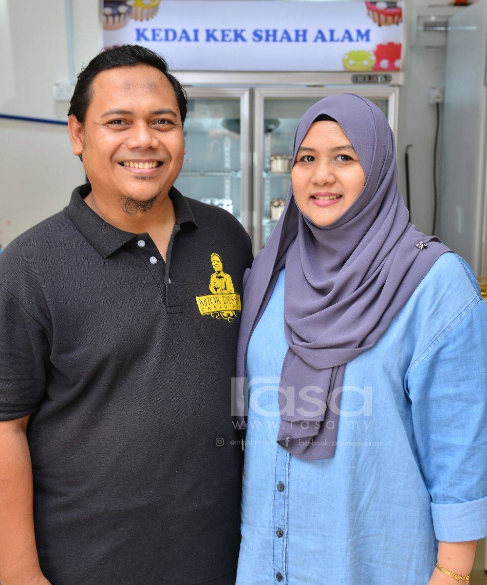 Pasangan Suami Isteri Ni Jual Kek Viral Serendah RM 20, Kedai Kek Shah Alam