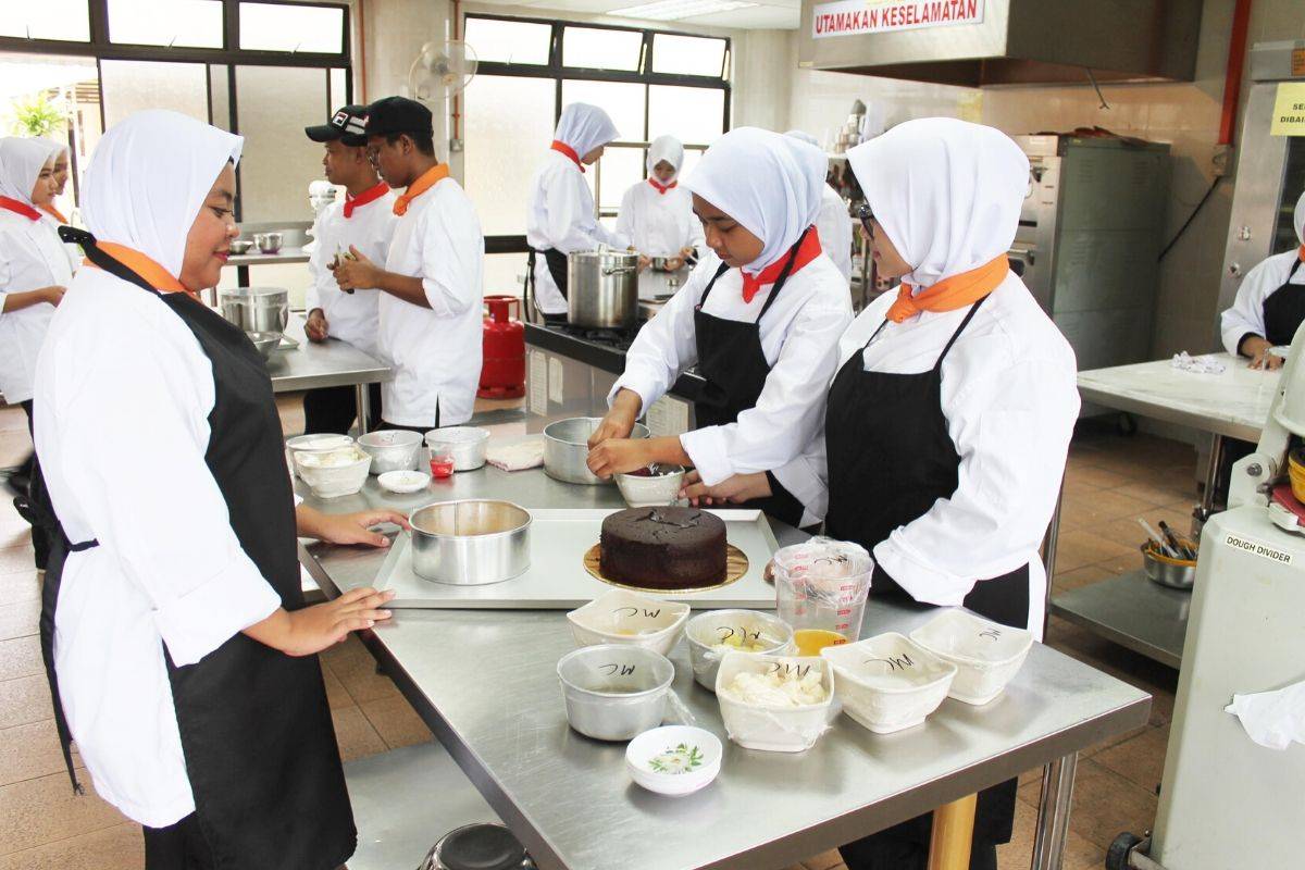 Kolej Yayasan Felda Pahang Bentuk Tenaga Kerja Mahir,Penginapan & Makan Minum Percuma