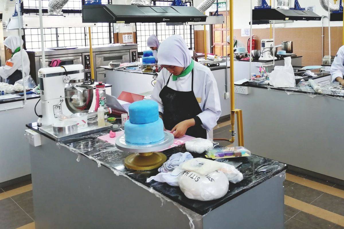 Kolej Yayasan Felda Pahang Bentuk Tenaga Kerja Mahir,Penginapan & Makan Minum Percuma