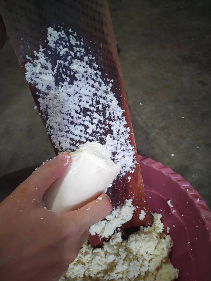 Cara Buat Kuih Lepat Inti Pisang Yang Lembut & Sedap