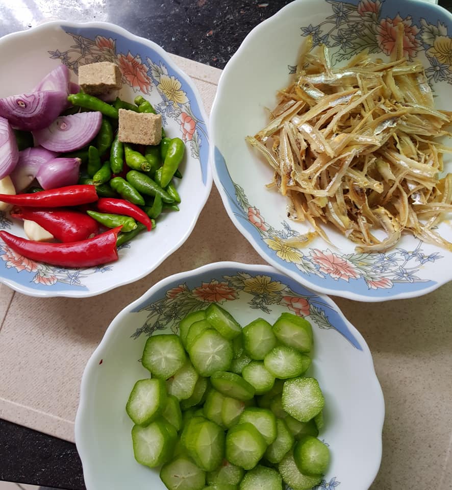Resipi Sambal Ketuk Ikan Bilis Bersama Cili Padi & Belimbing Buluh, Lauk Simple Tapi Sedap