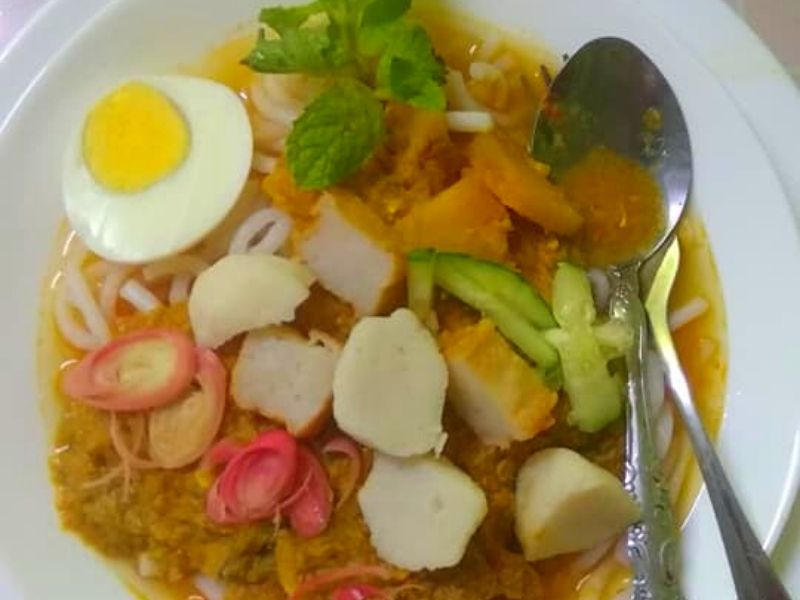 Laksa Cina Dengan Kelainan Rasa Pada Kuahnya