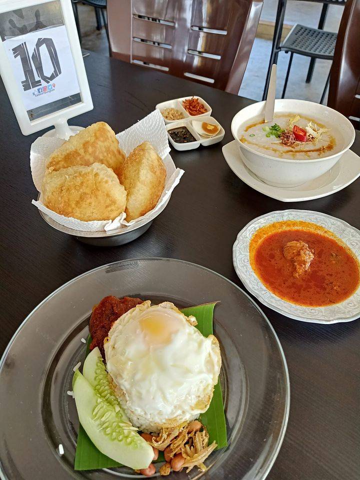 Kafe Kampung Kaw Port Dickson, Makanan Enak Dalam Suasana Desa