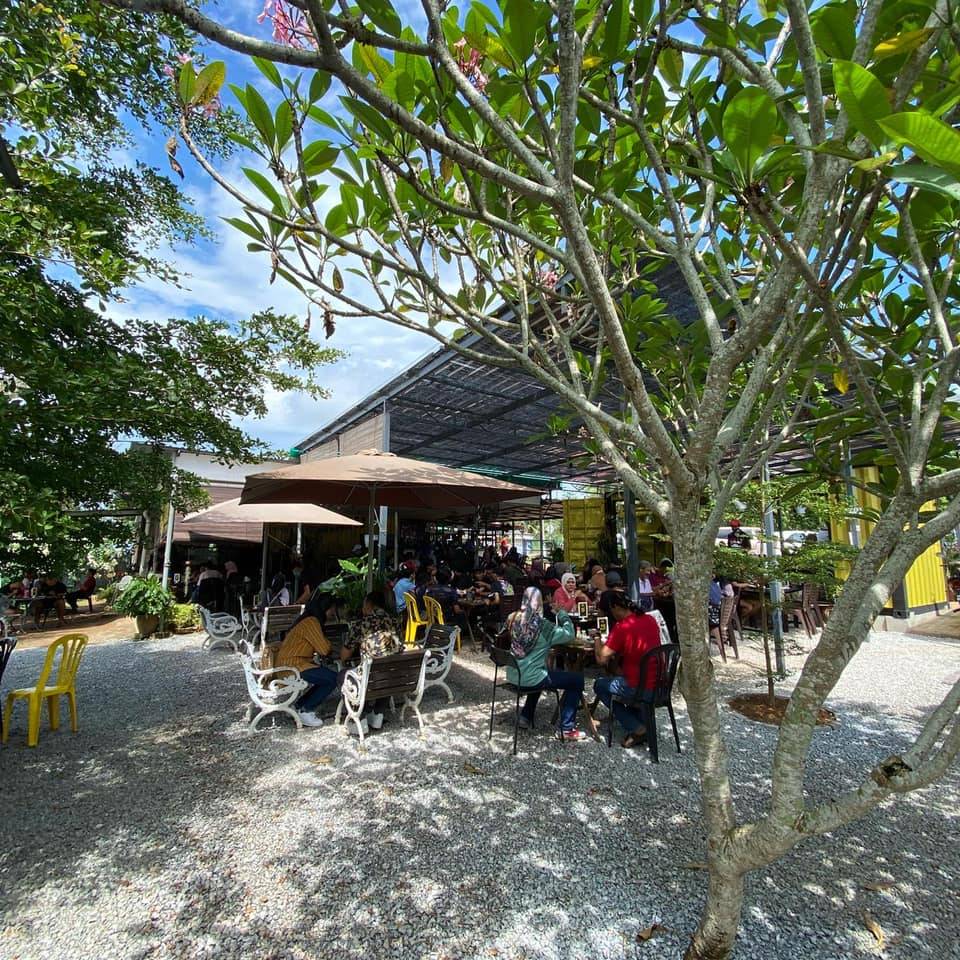 Kafe Kampung Kaw Port Dickson, Makanan Enak Dalam Suasana Desa