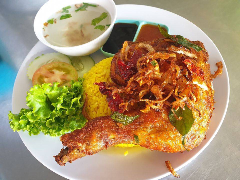 Lapar? Malas Nak Keluar? Restoran Ayam Goreng Thor Kini Buat Delivery Terus Depan Pintu Rumah Anda