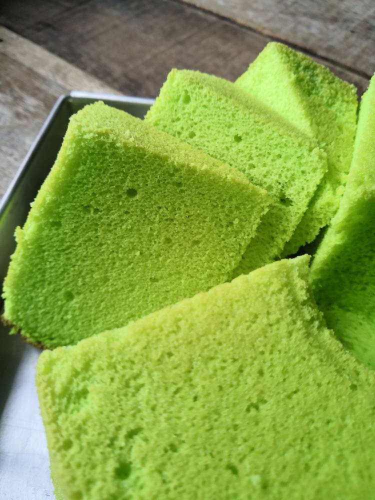 Resipi Kek Chiffon Pandan Guna Sukatan Cawan. Lembut Macam Kapas!