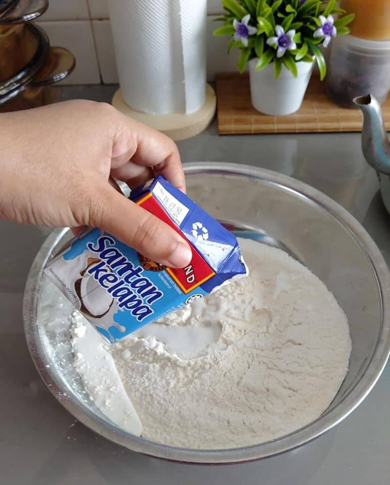 Kuih Angku Tanpa Acuan. Sedap & Mudah Disediakan.