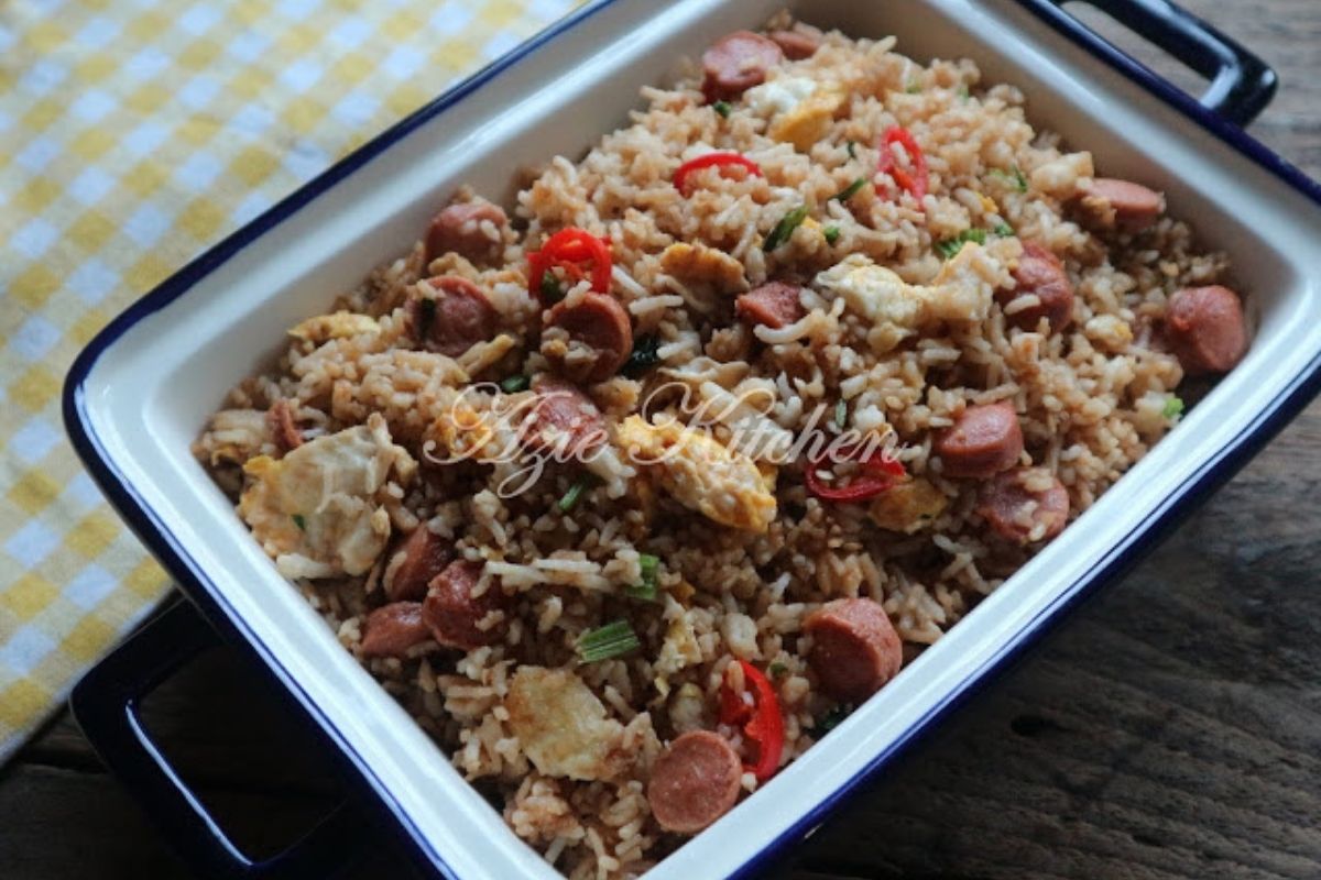 Permaisuri Agong Tunku Hajah Azizah Masak Nasi Goreng Sosej & Mentega. Kesederhanaannya DiPuji Rakyat.