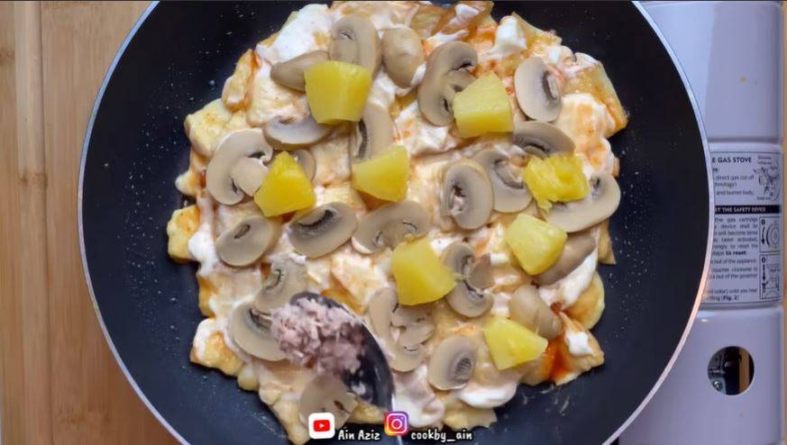 Resipi Roti Pizza Tuna Guna Kuali. Sedap & Lembut Walau Dah Sejuk