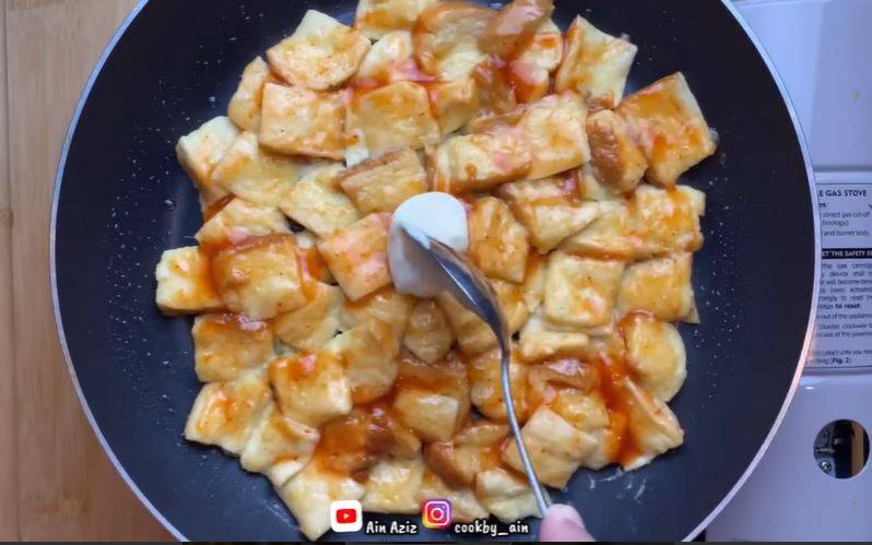 Resipi Roti Pizza Tuna Guna Kuali. Sedap & Lembut Walau Dah Sejuk