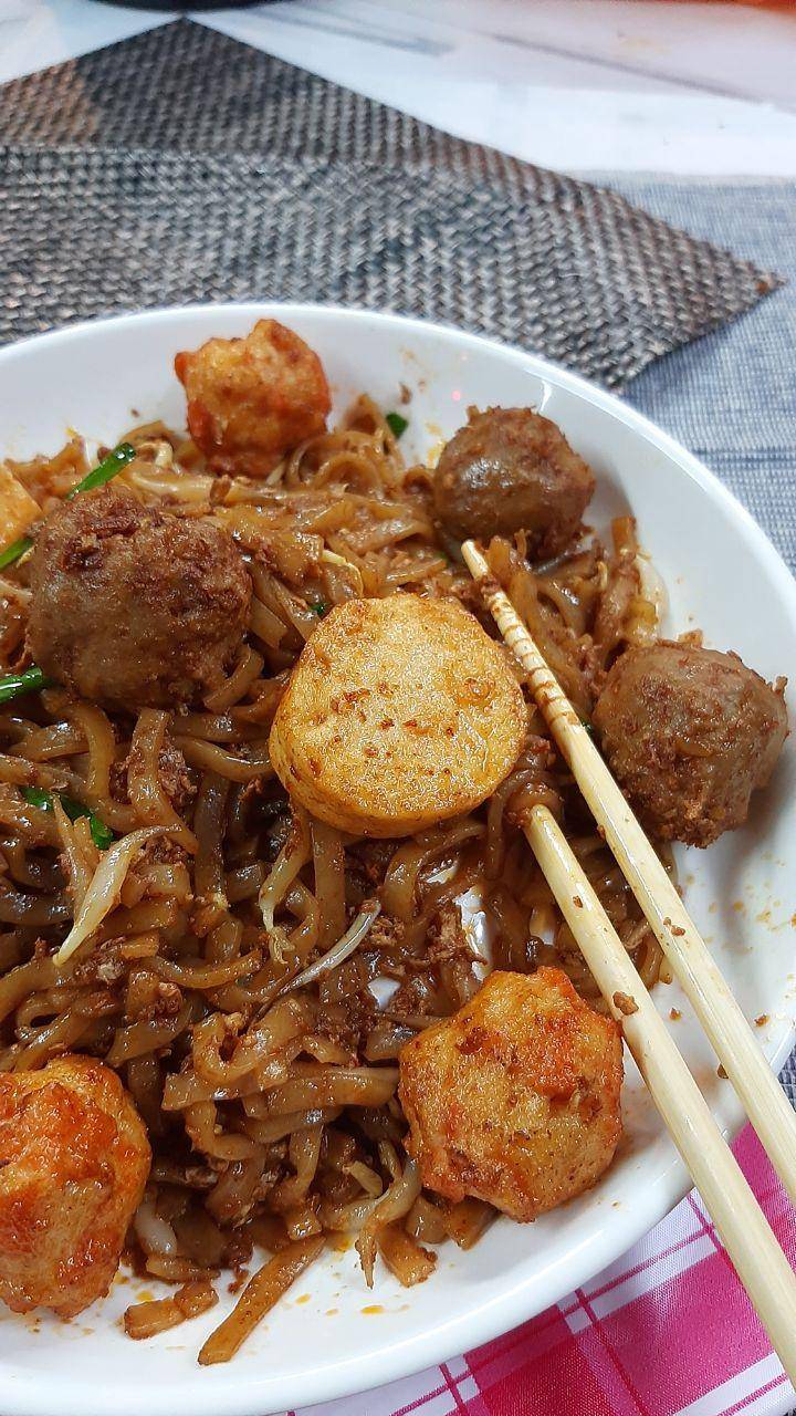 Tarikan Char Kuey Teow Bebola Daging