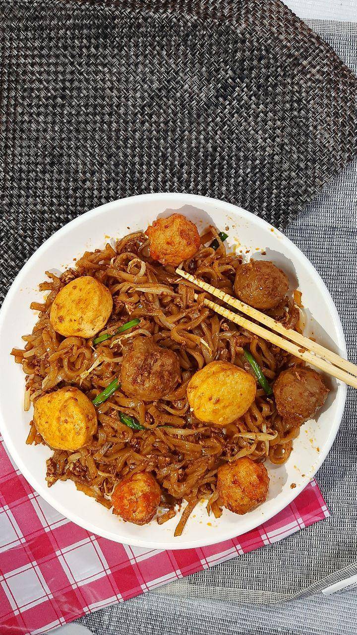 Tarikan Char Kuey Teow Bebola Daging