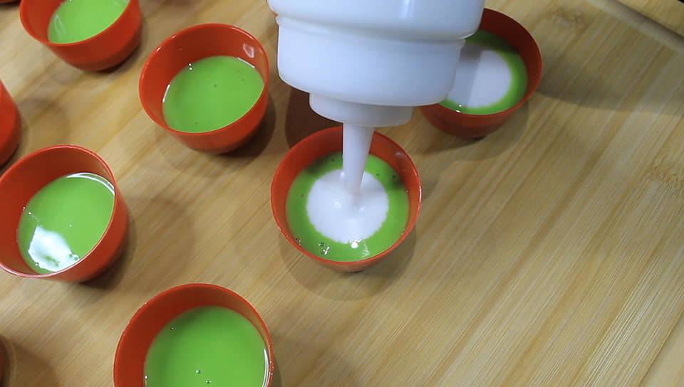 Resipi Kuih Nona Manis Sedap Berlemak, Licin & Cantik Bila Keluar Dari Acuan.