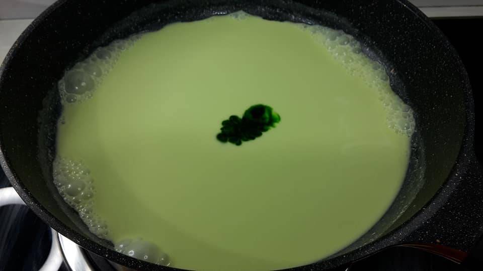 Resipi Kuih Nona Manis Sedap Berlemak, Licin & Cantik Bila Keluar Dari Acuan.