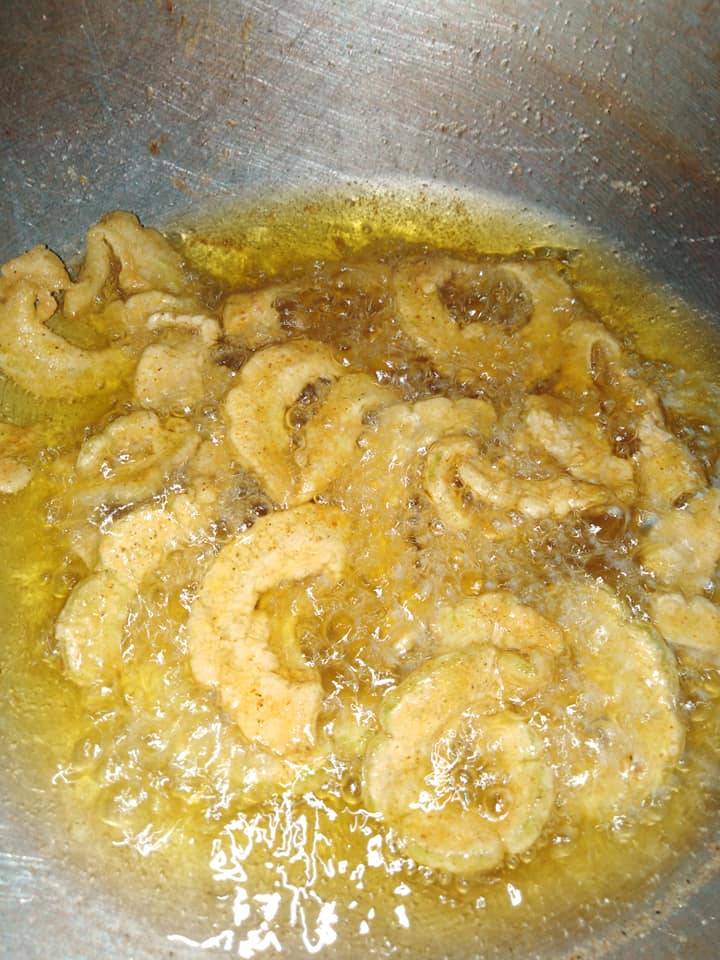 Resipi Peria Goreng Yang Rangup & Buat Anda Tak Berhenti Mengunyah