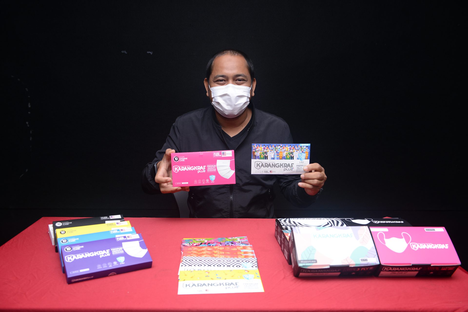 Karangkraf Keluarkan Pelitup Muka Bersama ‘Hygiene Case’ Yang Suci & Bersih Pertama Di Malaysia