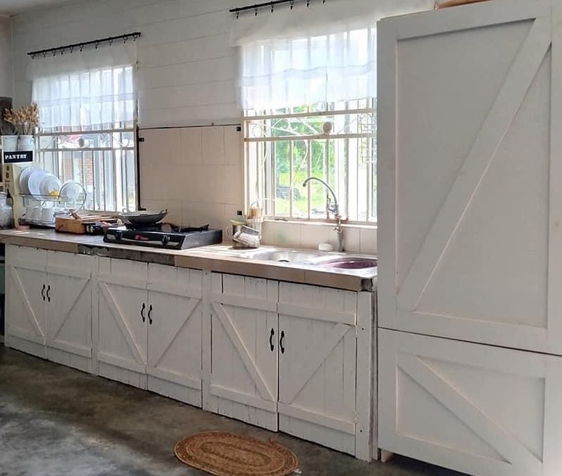 Dapur Farmhouse Pilihan Norpadilah. Guna Kayu Pallet dan Terpakai Jimat & Mampu Milik