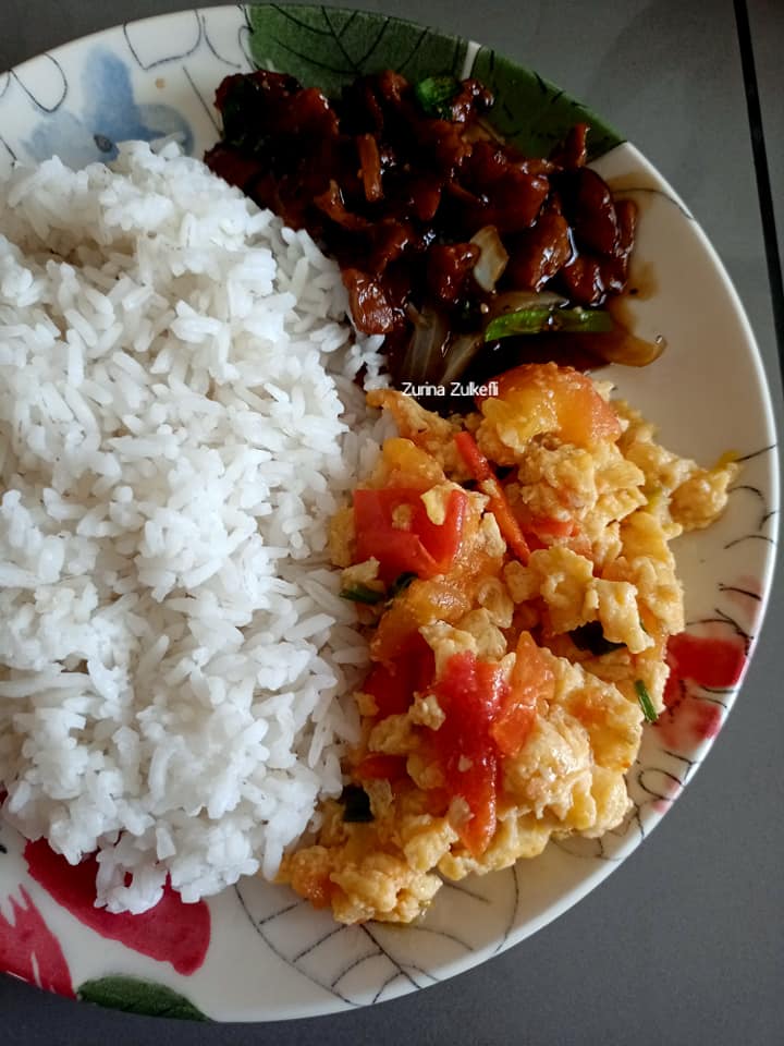 Telur Masak Tomato. Sajian Cina Tanpa Bawang Yang Ringkas, Sedap & Cepat Masak