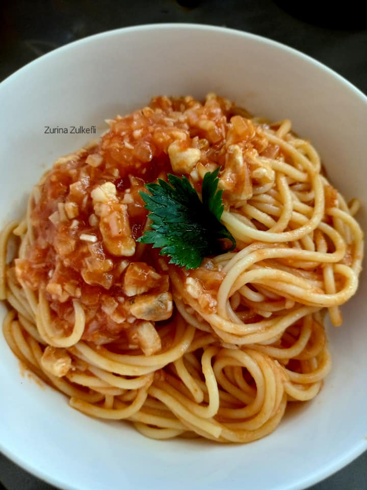 Cara Buat Sos Spaghetti Homemade, Rasanya Lebih ‘Fresh’ & Menyelerakan