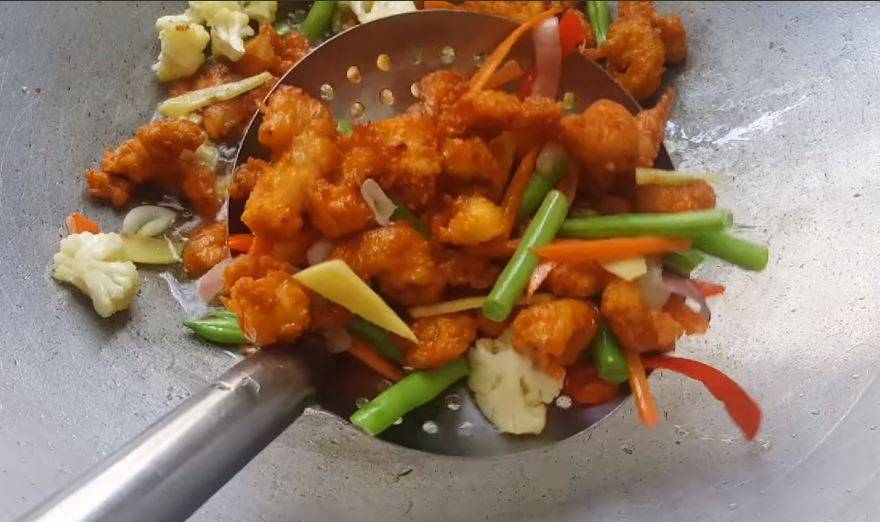 Cara Masak Ayam Goreng Kunyit Sedap Macam Dekat Kedai. Mudah Je Rupanya